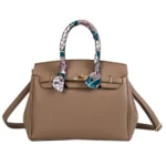 Women's litchi-texture handbag with lock-clasp detail