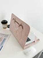 Universal laptop carrying sleeve for 13 to 16-inch laptops